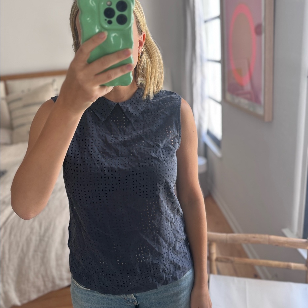 Equipment laser cut eyelet top with collar